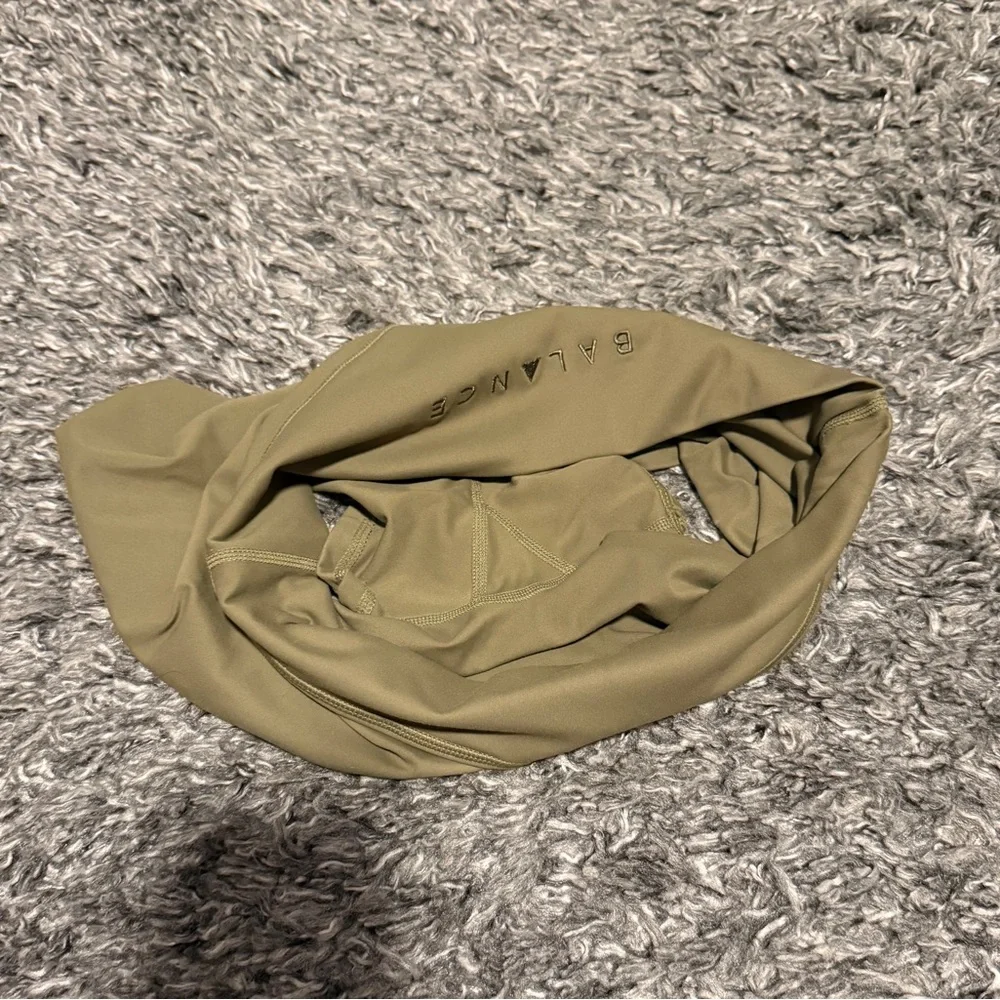 Vitality Balance Athletica Short Shorts - olive green size medium - Picture 3 of 6